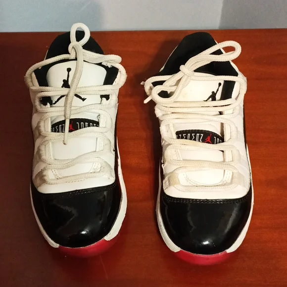 Jordan little boys size 13 white, black with red soles and tips sneakers